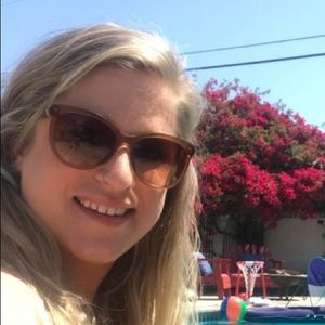 Meet your Posher, Hilary